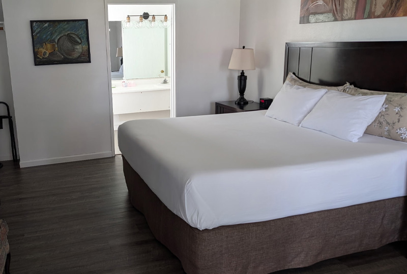 Deluxe King Bedroom